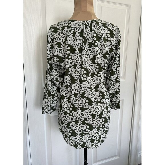 Fun2Fun Green White Floral Maley Pleated V-Neck 3/4 Sleeve Blouse Size XS - Picture 3 of 8